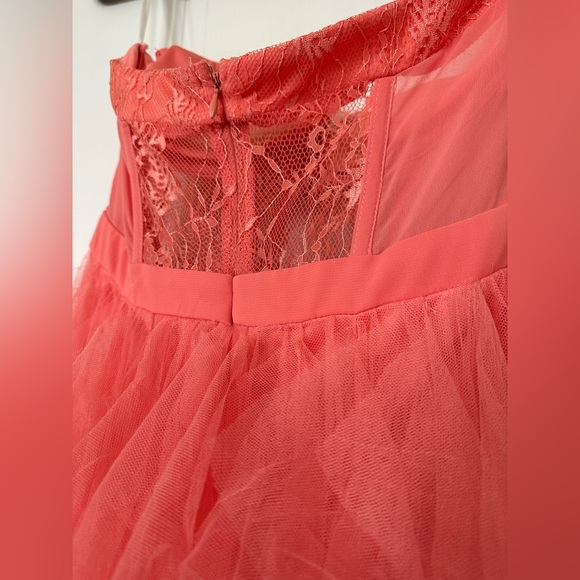 Edgy and modern gown - Picture 12 of 12